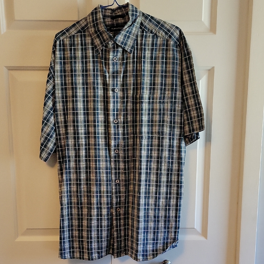 EUC Denver Hayes Casual Button Down Shirt